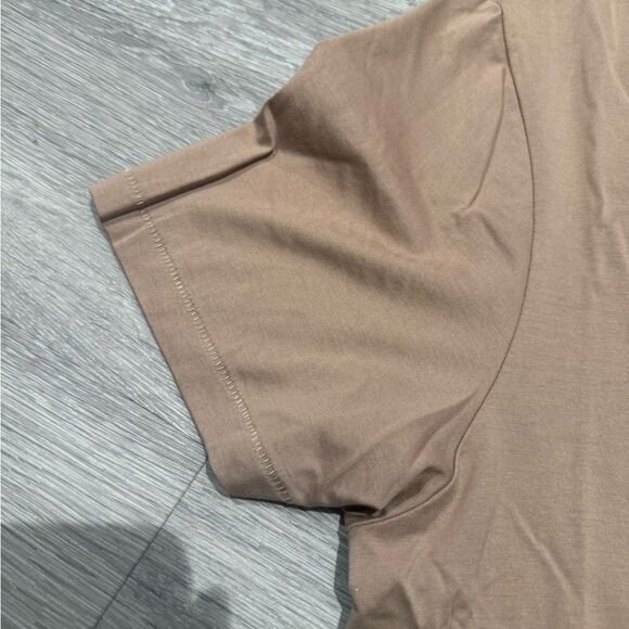 CUTS Men's Tan Curve-hem T-Shirt - Picture 6 of 10